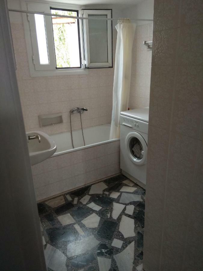 70M2 Neoclassic Villa, Excellent Location Great View Last House Of Village Kalloni  外观 照片